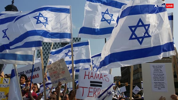Israel blocked the way to return to Gaza thousands of people camped on the road accused Hamas of this