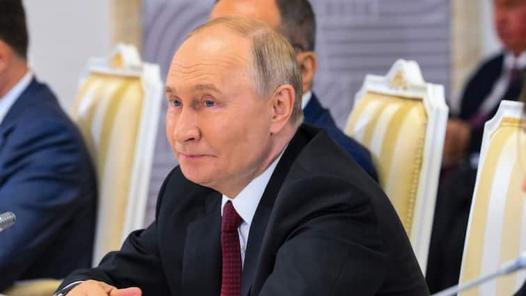 Putin Murder Plot: अमेरिका के पूर्व पत्रकार टकर कार्लसन का सनसनीखेज दावा, बाइडेन प्रशासन ने पुतिन के मर्डर की रची थी साजिश