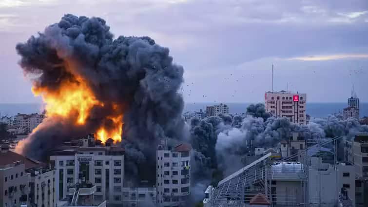 Hamas Officials accused Israel of delaying Aid Delivery To Gaza says it May Affect Hostages Release | हमास ने दी इजरायल को धमकी! कहा