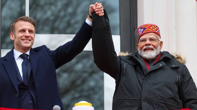 फ्रांस से अमेरिका के लिए रवाना हुए PM मोदी, एयरपोर्ट पर सी ऑफ करने पहुंचे राष्ट्रपति मैक्रों फ्रांस से अमेरिका के लिए रवाना हुए PM मोदी, एयरपोर्ट पर सी ऑफ करने पहुंचे राष्ट्रपति मैक्रों
