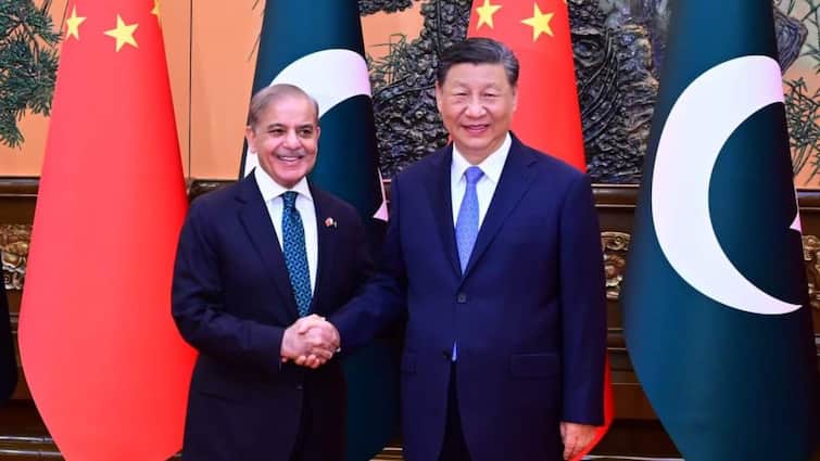 Pakistan requests to China to reschedule more than 3 billion Dollar loan for two years Pakistan requests to China to reschedule more than 3 billion Dollar loan for two years