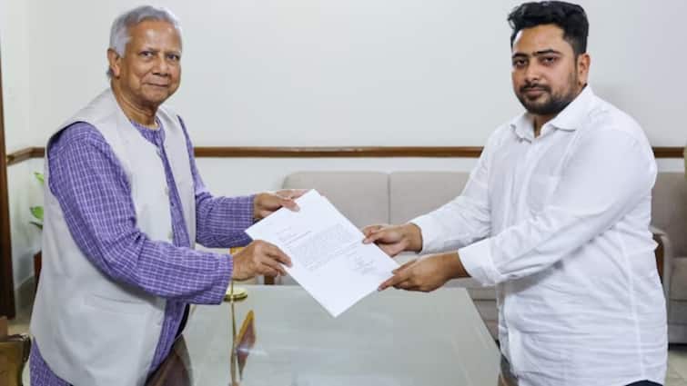 बांग्लादेश में राजनीतिक हलचल! शेख हसीना की सरकार गिराने वाले छात्र नेता का इस्तीफा, अब क्या करेंगे मोहम्मद यूनुस