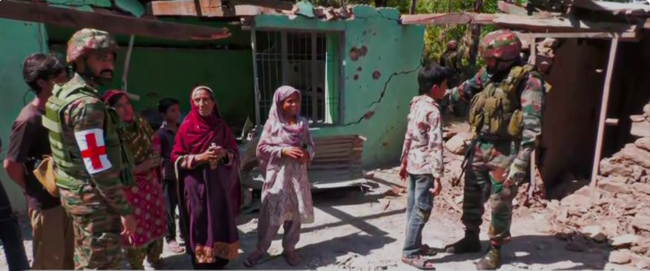 भारतीय सेना की रोमियो फोर्स ने पुंछ में घर-घर सर्वेक्षण किया, पाकिस्तानी गोलाबारी से प्रभावित नागरिकों को दी मदद भारतीय सेना की रोमियो फोर्स ने पुंछ में घर-घर सर्वेक्षण किया, पाकिस्तानी गोलाबारी से प्रभावित नागरिकों को दी मदद