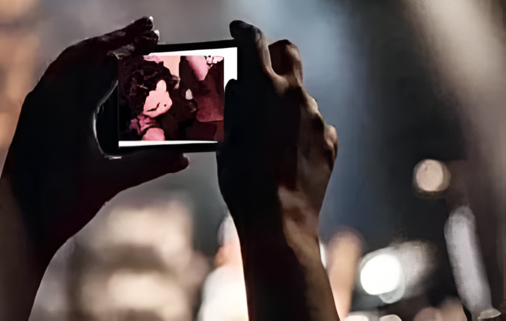 Mumbai में ब्लैकमेलिंग के चलते CA ने की आत्महत्या !